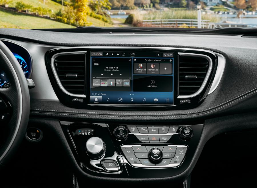 Детали интерьера Chrysler Pacifica Pinnacle AWD (RU) 2020 года  (фото 9 из 82)